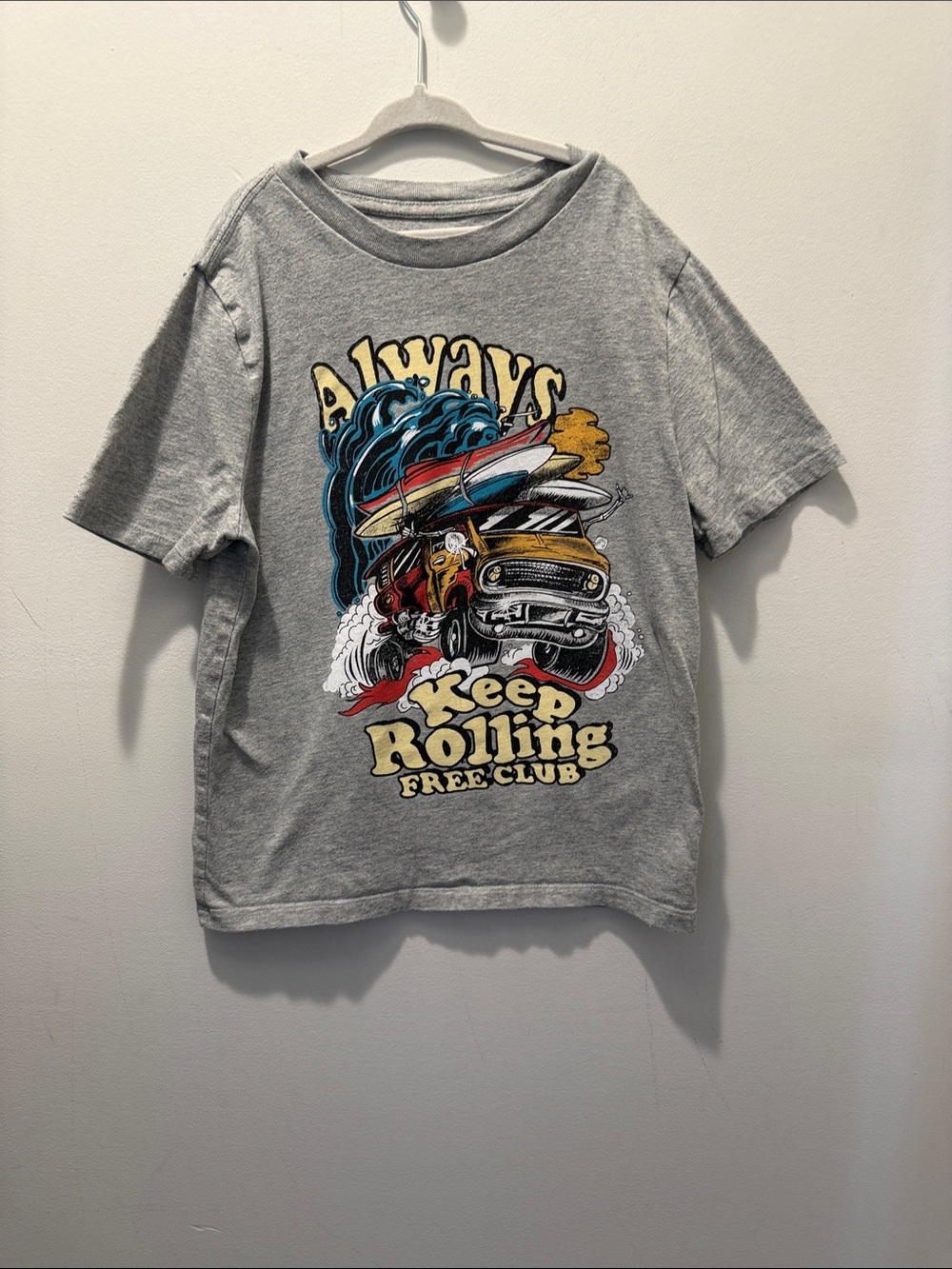 GAP kids Always keep rolling free t-shirt in size 10